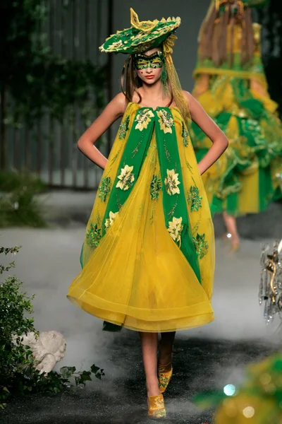 Look 38